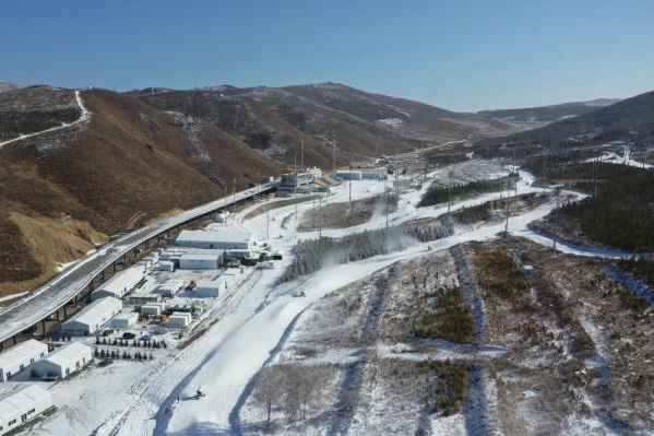 國家越野滑雪中心：依山而建的冬奧場館