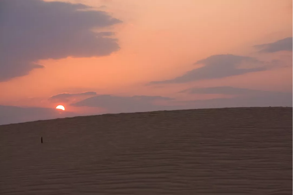 沙漠落日图片素材-编号15094397-图行天下