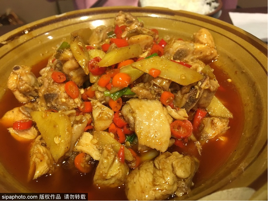 正宗的东安鸡做法，香辣酸爽，鲜香不腻，吃过的都想学_花椒_生姜_仔姜
